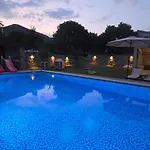 Wildstone Krusi - Pool & 2 * Подгориця