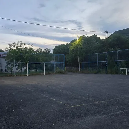 Wildstone Krusi - Pool & 2 Apartment