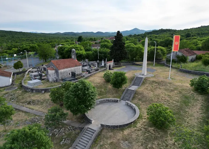 Wildstone Krusi - Pool & 2 Lägenhet Podgorica