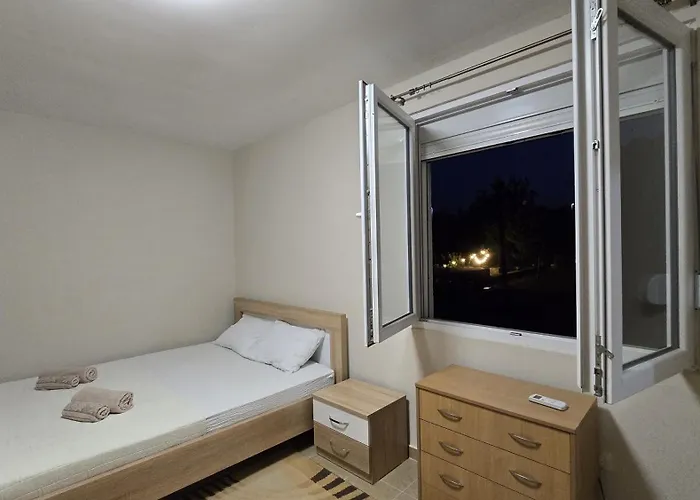 Wildstone Krusi - Pool & 2 شقة بودغوريتْسا